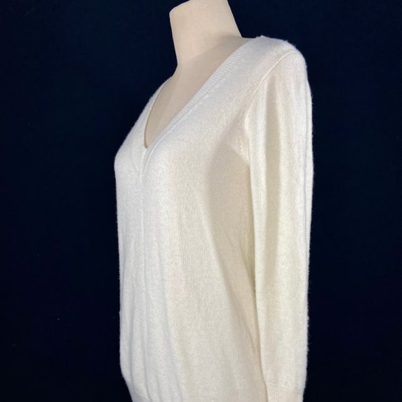 J crew V neck 100% Cashmere - Picture 3 of 12